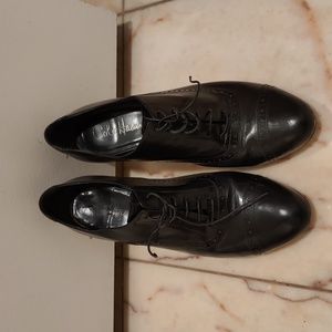 Black Oxford pumps